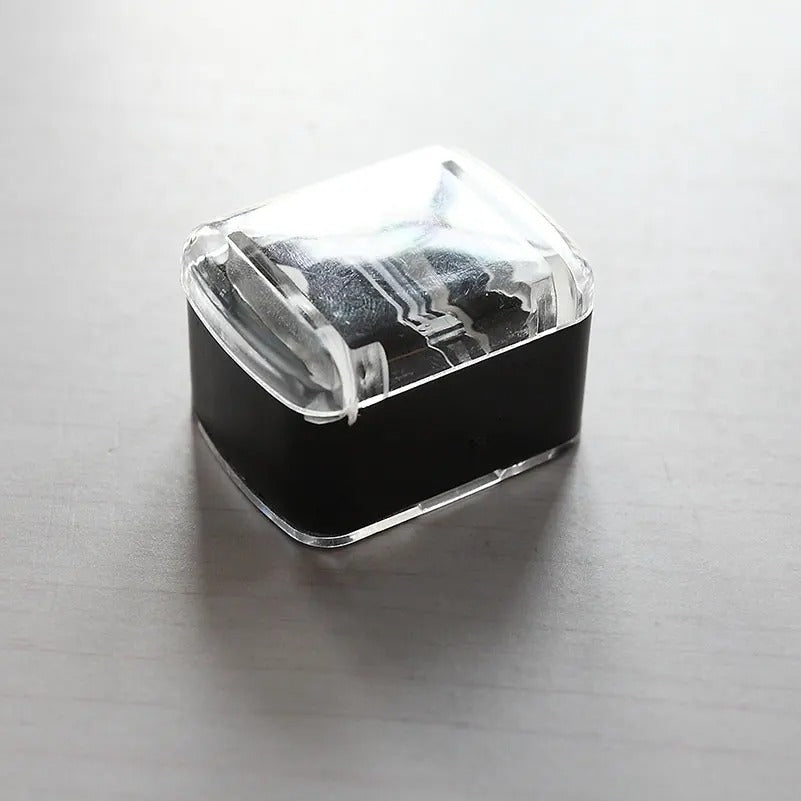 1Pcs Precision Cosmetic Pencil Sharpener for Eyebrow Lip Liner Eyeliner 2 Holes